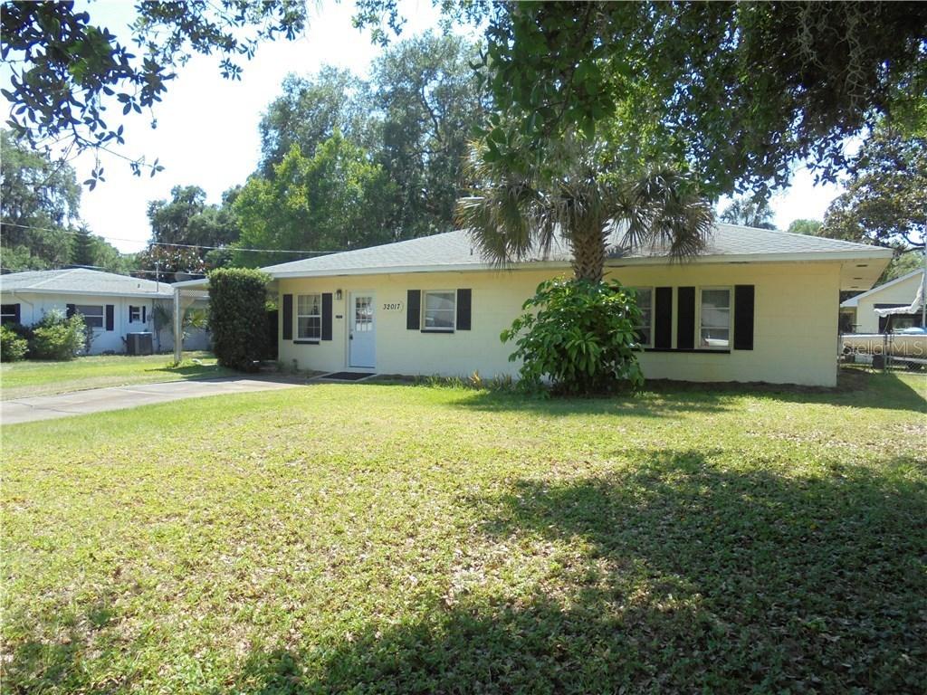 32017 Bluegill Dr., Tavares, FL 32778