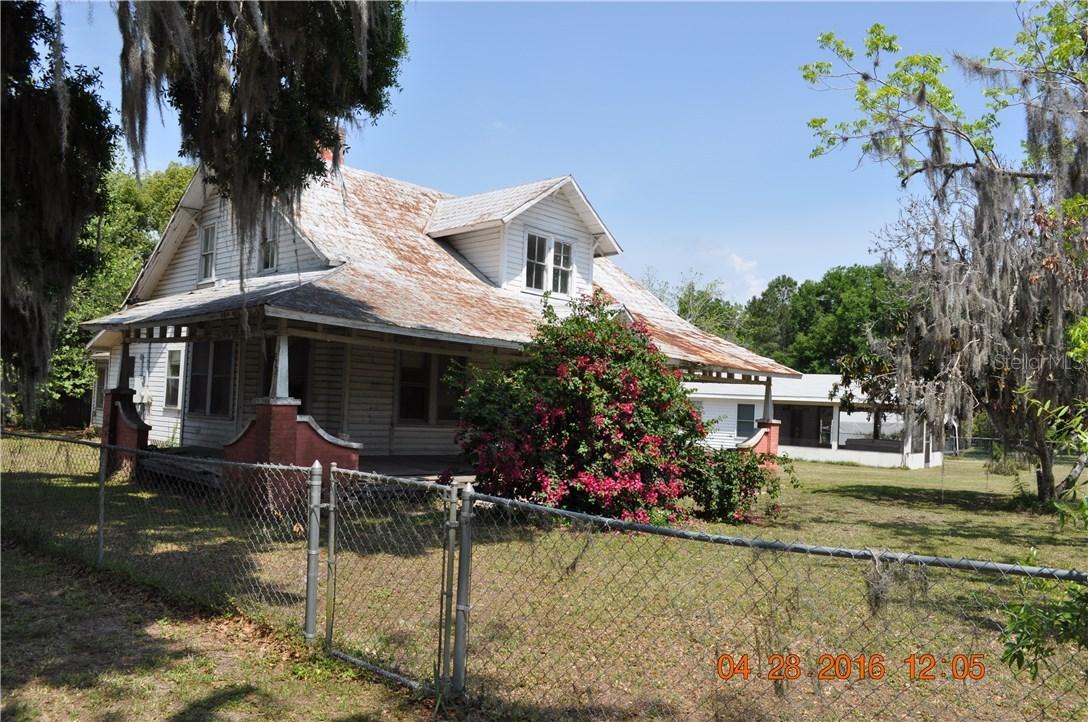 588 Guerrant St., Umatilla, FL 32784