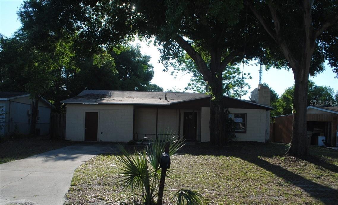 890 Emerald Dr., Mount Dora, FL 32757