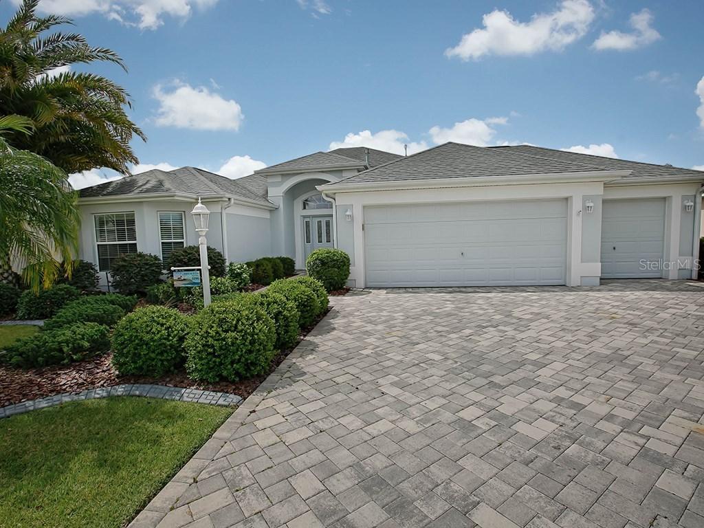 1096 Winnsboro Dr., The Villages, FL 32162