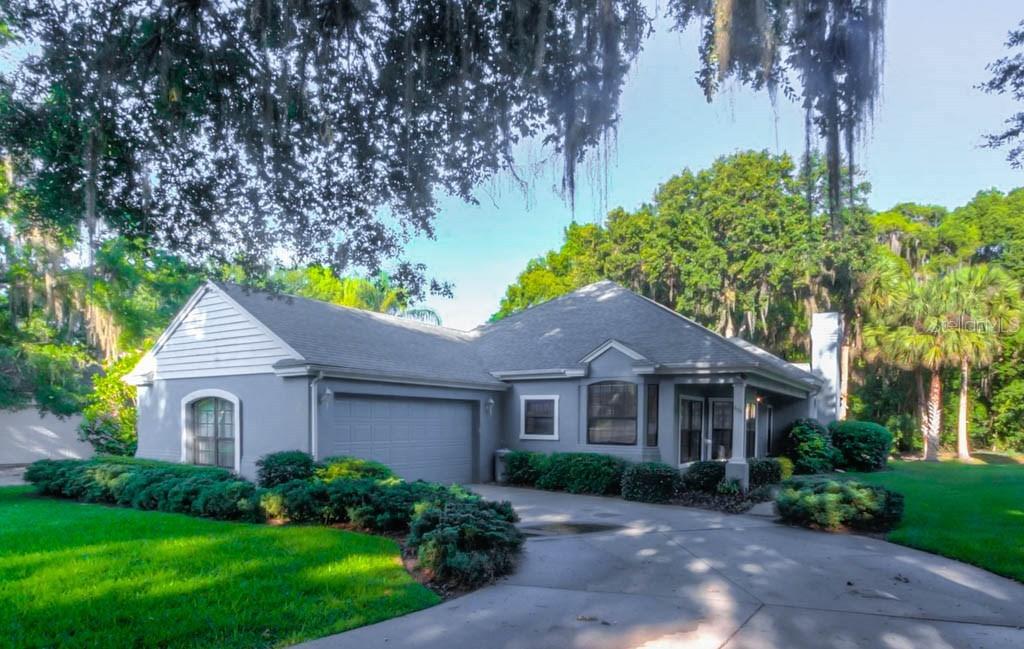 625 High Point Dr., Mount Dora, FL 32757