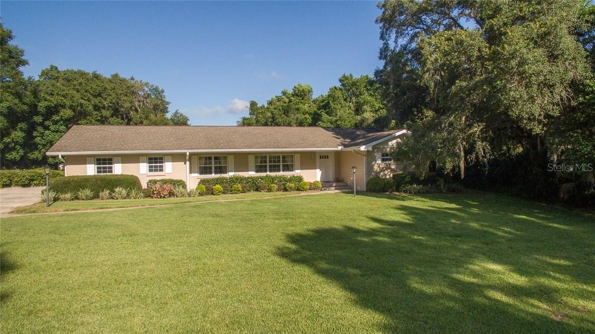 1765 Crestview Dr., Mount Dora, FL 32757