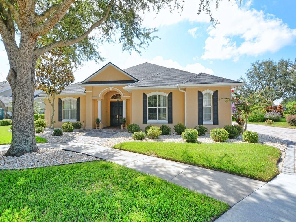 1077 Ceasars Ct., Mount Dora, FL 32757