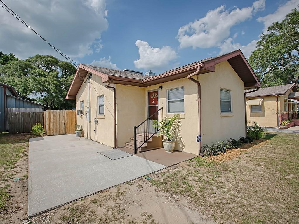 1405 Greenway Ave., Tavares, FL 32778