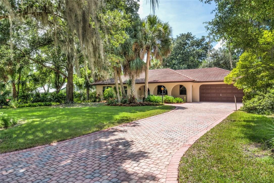 1615 Crestview Dr., Mount Dora, FL 32757