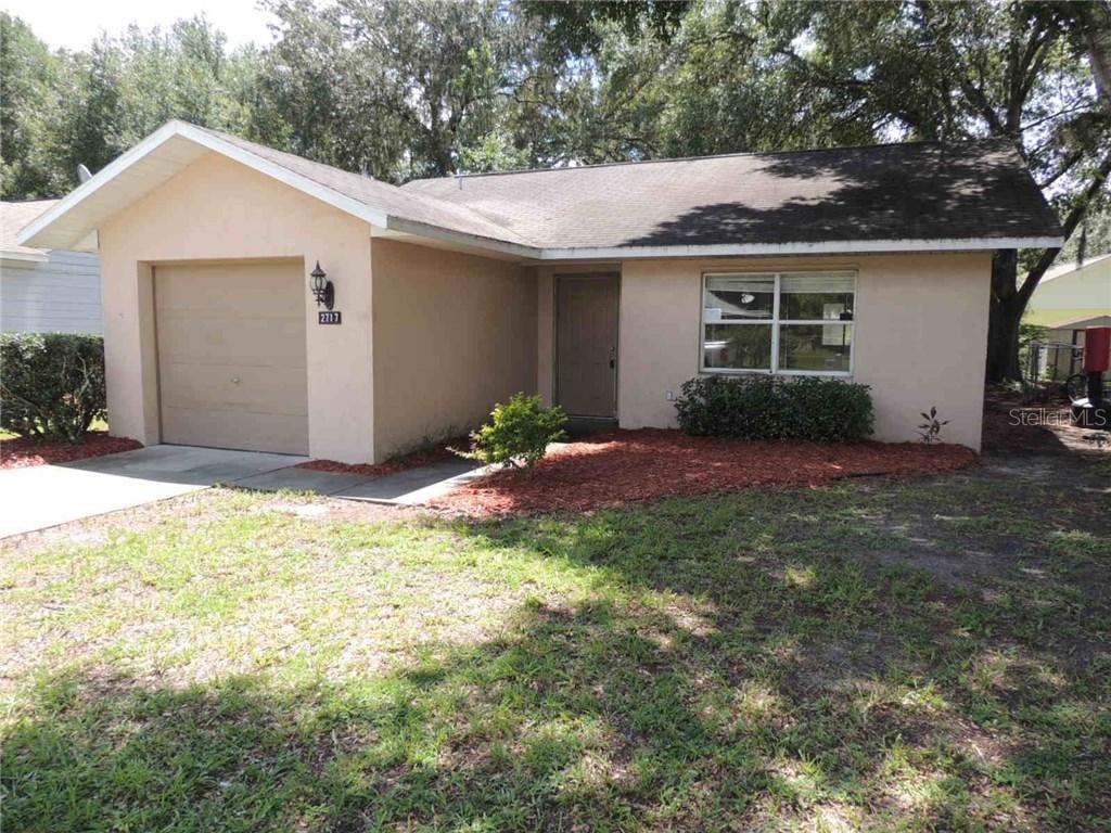 2717 Lorraine Dr., Leesburg, FL 34748
