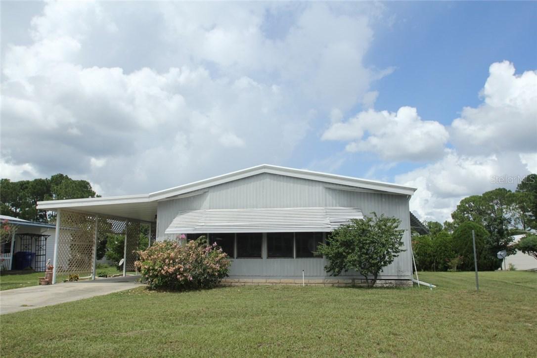 1683 Nassau Cir., Tavares, FL 32778