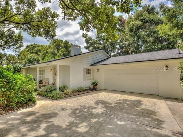 1015 Carroll Ln., Mount Dora, FL 32757