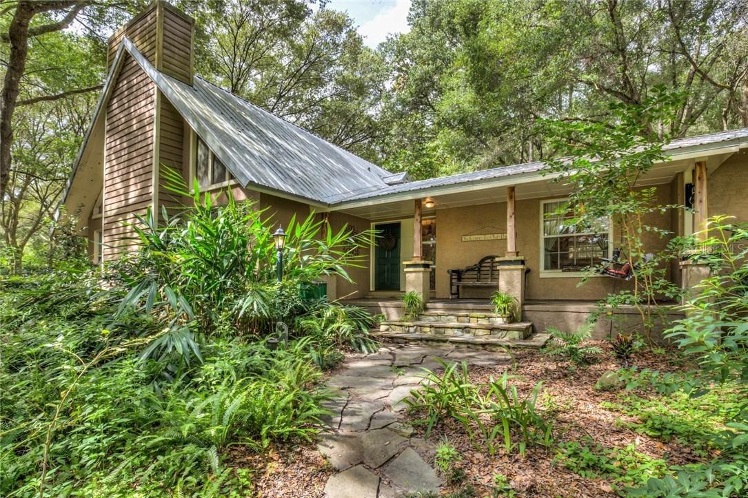 30517 Swan Rd., Sorrento, FL 32776
