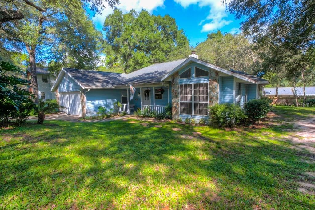 25109 Albia Ave., Sorrento, FL 32776