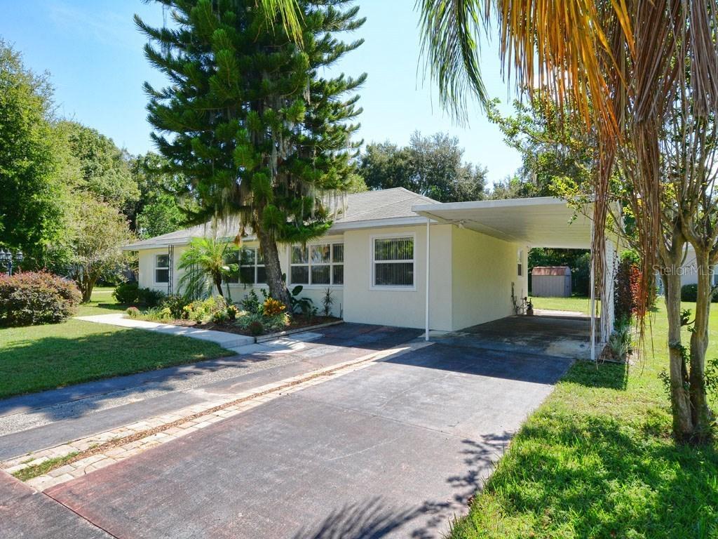 381 Banning Beach Rd., Tavares, FL 32778