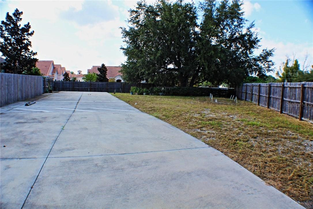 2113 Bexley Dr., Tavares, FL 32778