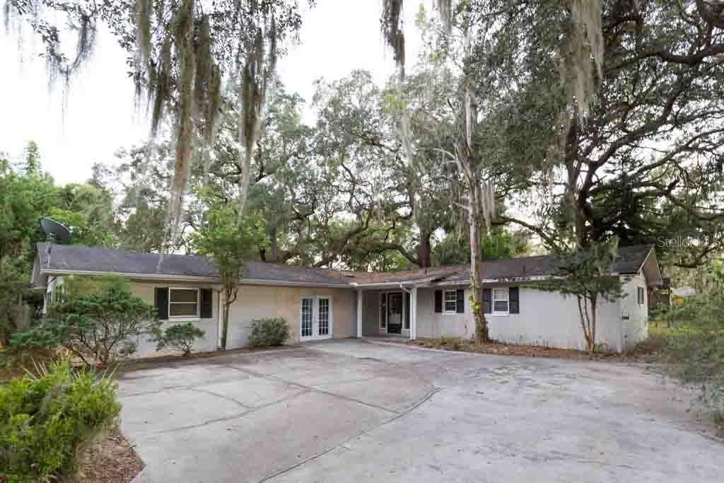 285 W Oak Hill Rd., Mount Dora, FL 32757