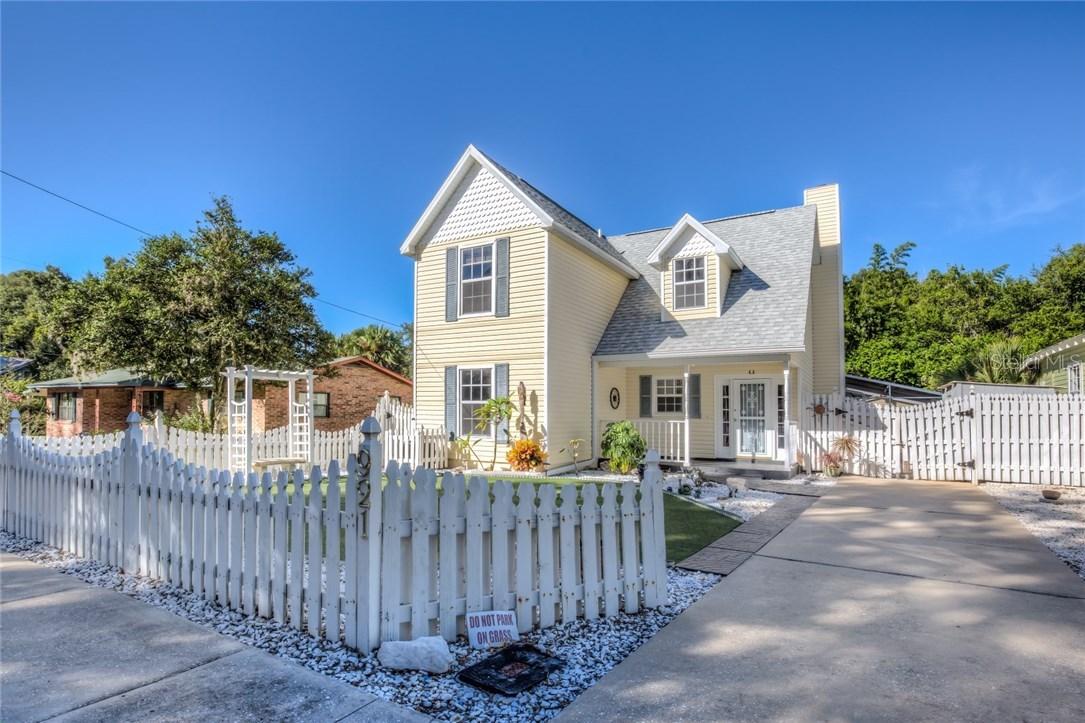 921 N Grandview St., Mount Dora, FL 32757