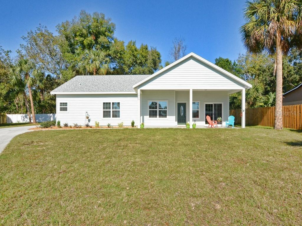 1015 Michelle Ct., Tavares, FL 32778