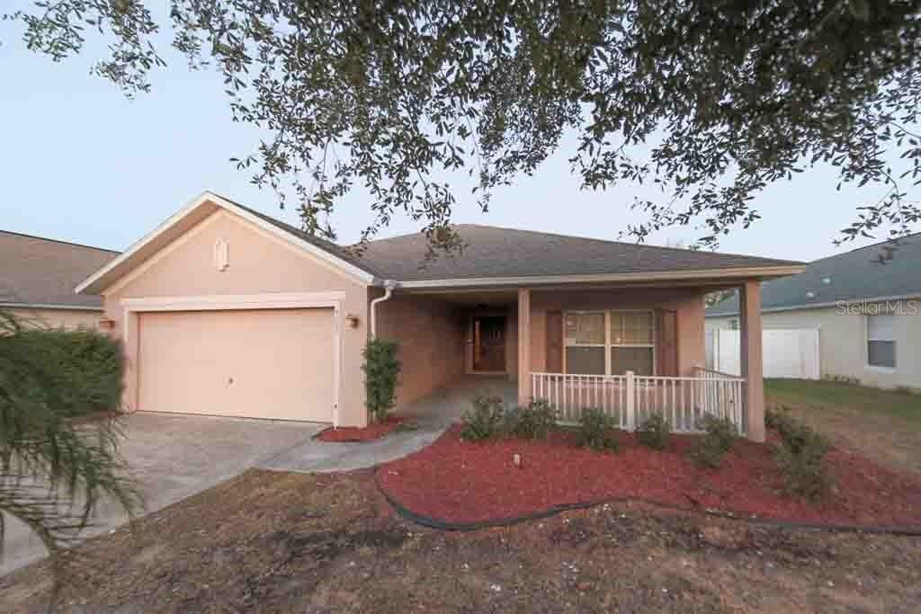 4085 Waltham Forest Dr., Tavares, FL 32778