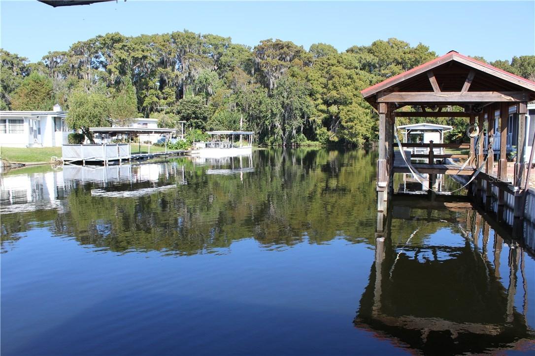 31645 Kelly Cir., Tavares, FL 32778