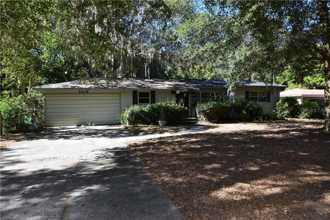 1219 Crestview Dr., Mount Dora, FL 32757