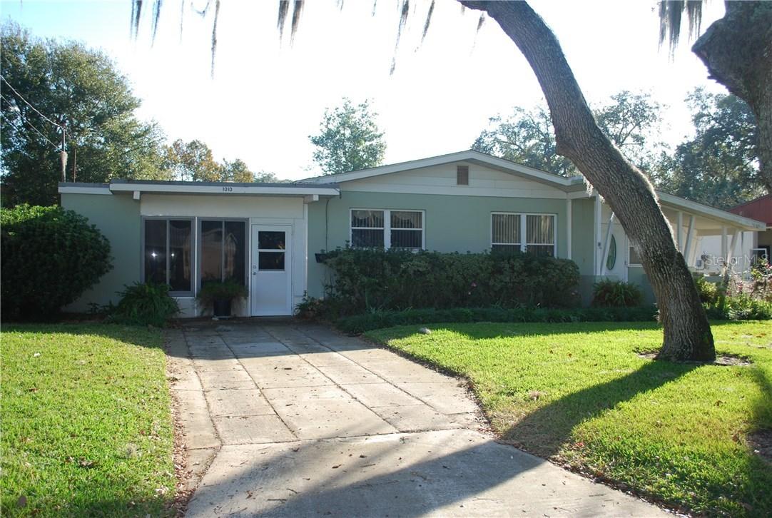 1010 Glenridge Dr., Leesburg, FL 34748