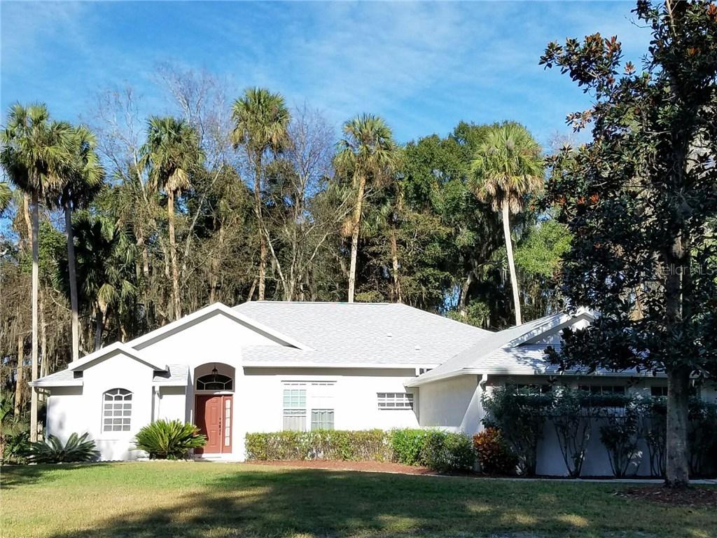 16735 Beauclaire Ct., Tavares, FL 32778