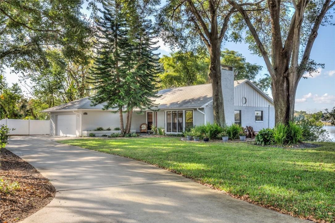 3013 Lake Woodward Dr., Eustis, FL 32726