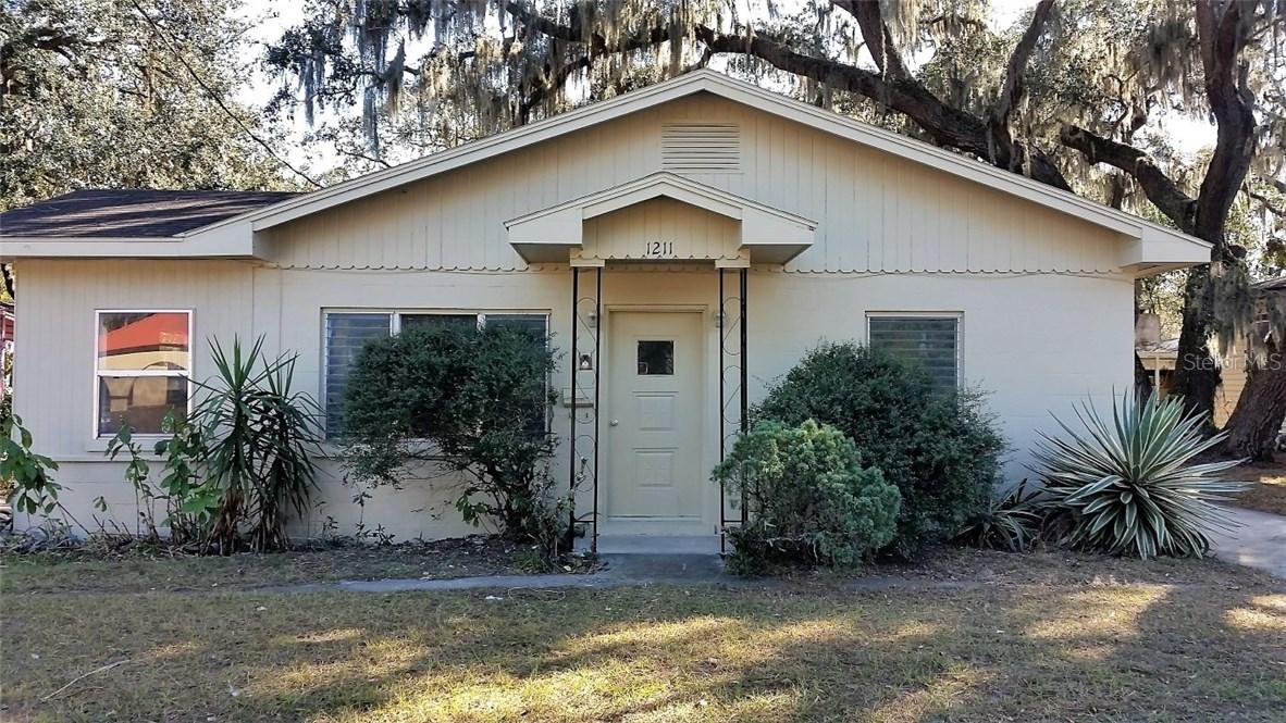 1211 West Dixie Avenue, Leesburg, FL 34748