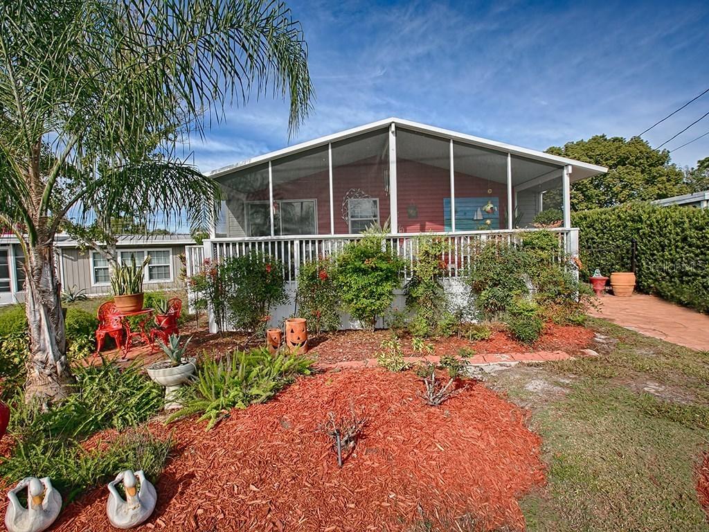 1106 Oakland Cir., Tavares, FL 32778