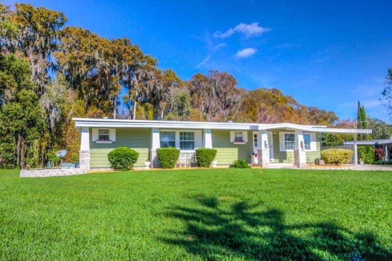 31714 Terrace Dr., Tavares, FL 32778