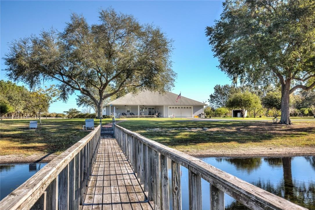 28135 Shirley Shores Rd., Tavares, FL 32778