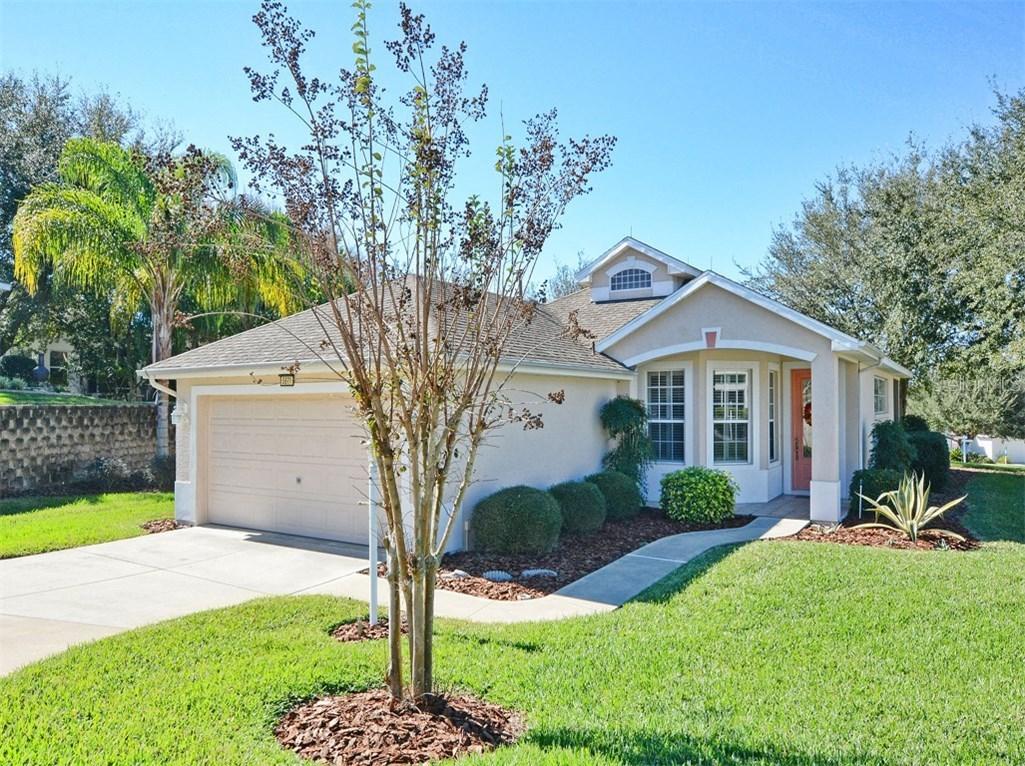 5671 Freeport Dr., Tavares, FL 32778