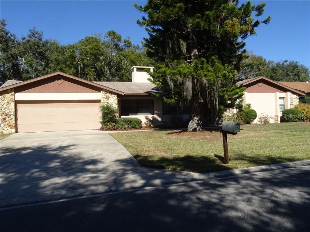 1029 Michelle Ct., Tavares, FL 32778