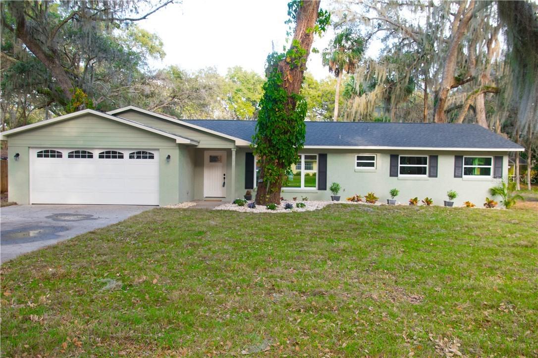 30722 Cove Rd., Tavares, FL 32778