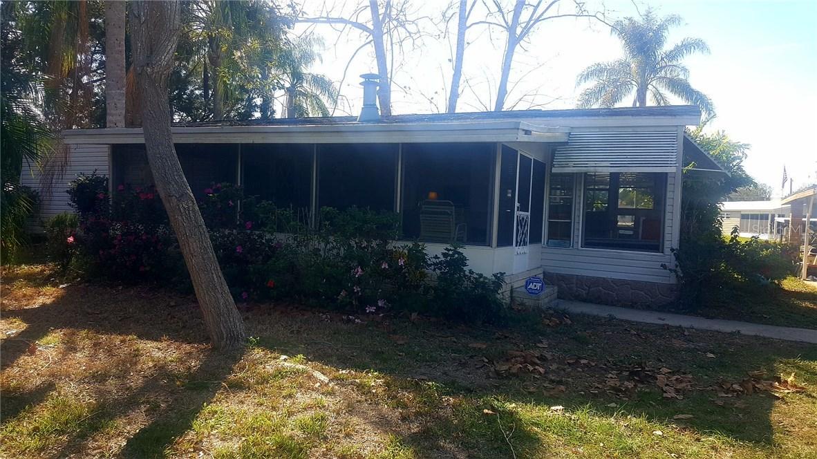 13315 Woodland Dr., Astatula, FL 34705