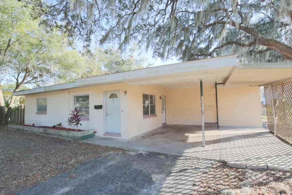 815 Madison St., Tavares, FL 32778