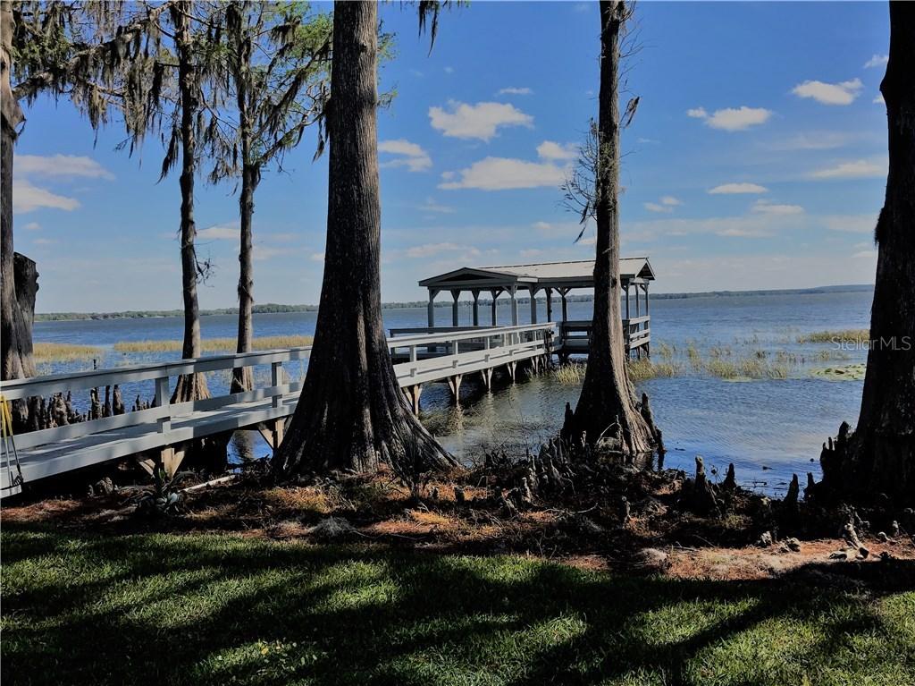 6386 Sailboat Ave., Tavares, FL 32778
