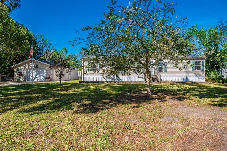 56337 Elm Rd., Astor, FL 32102