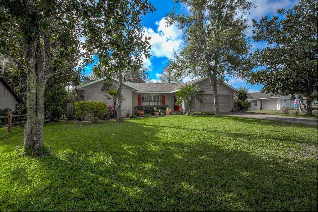2502 Cherry Blossom Ct., Eustis, FL 32726