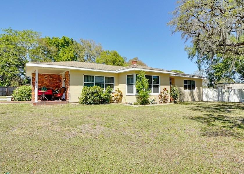 1202 Gibson St., Leesburg, FL 34748
