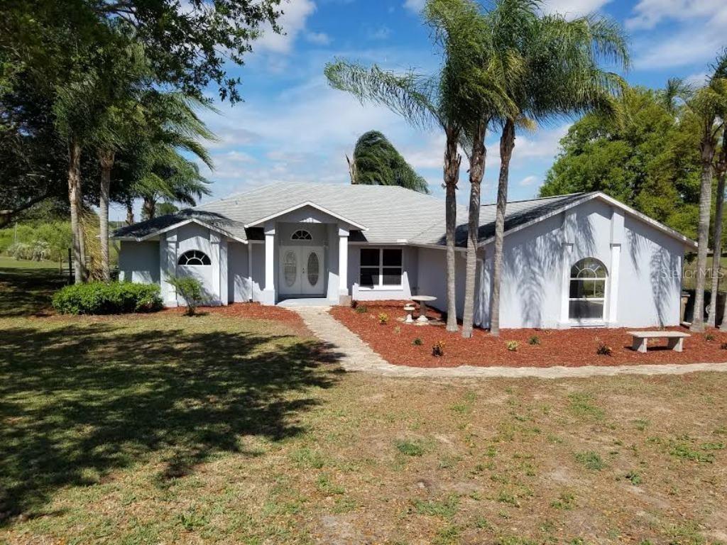 8515 Hillcrest Dr., Groveland, FL 34736