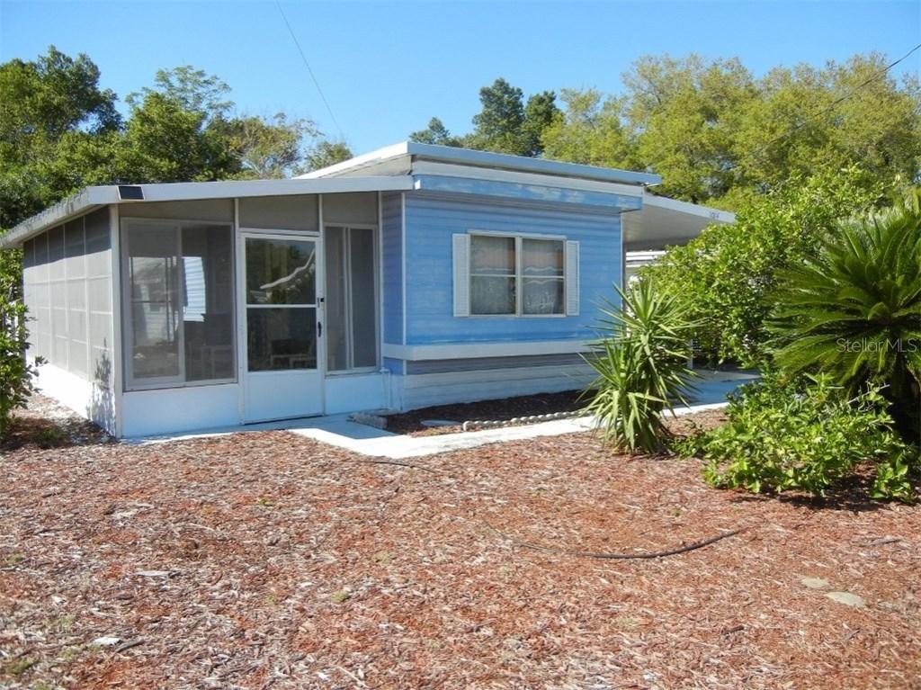 1014 Oakland Cir., Tavares, FL 32778