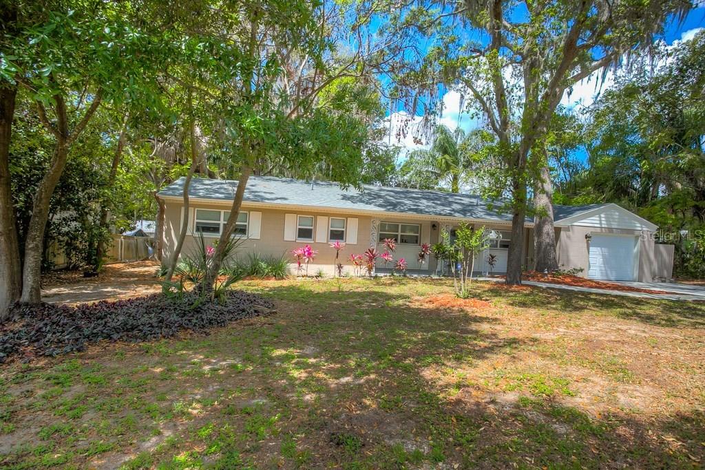 2220 Country Club Rd., Eustis, FL 32726