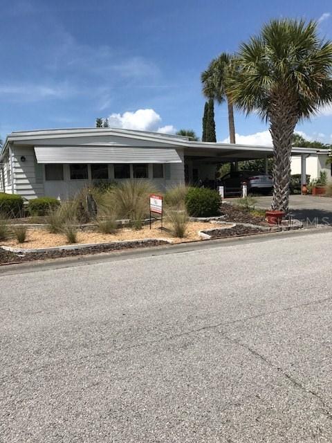 721 Falcon Dr., Tavares, FL 32778