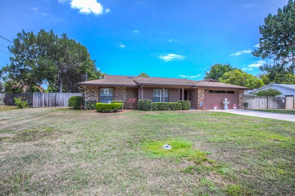 15137 Colley Dr., Tavares, FL 32778