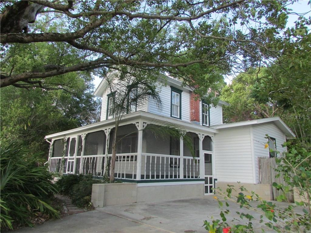 805 Fahnstock St., Eustis, FL 32726