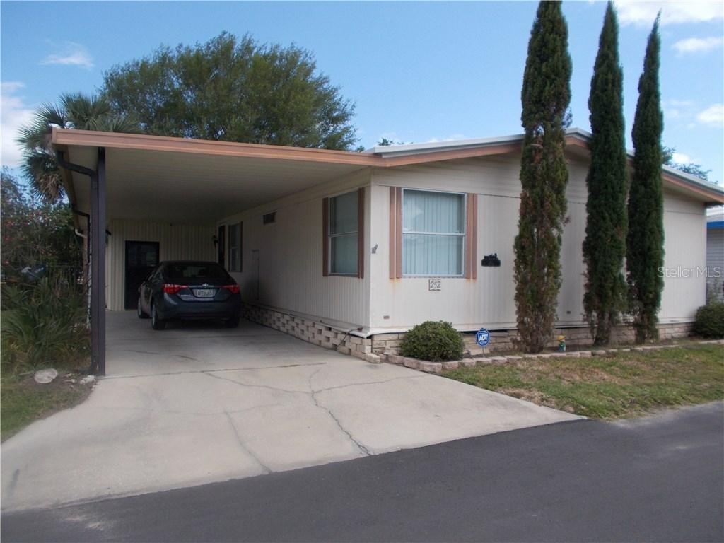 252 Pinewood Dr., Eustis, FL 32726