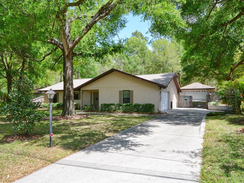31418 Prestwick Ave., Sorrento, FL 32776