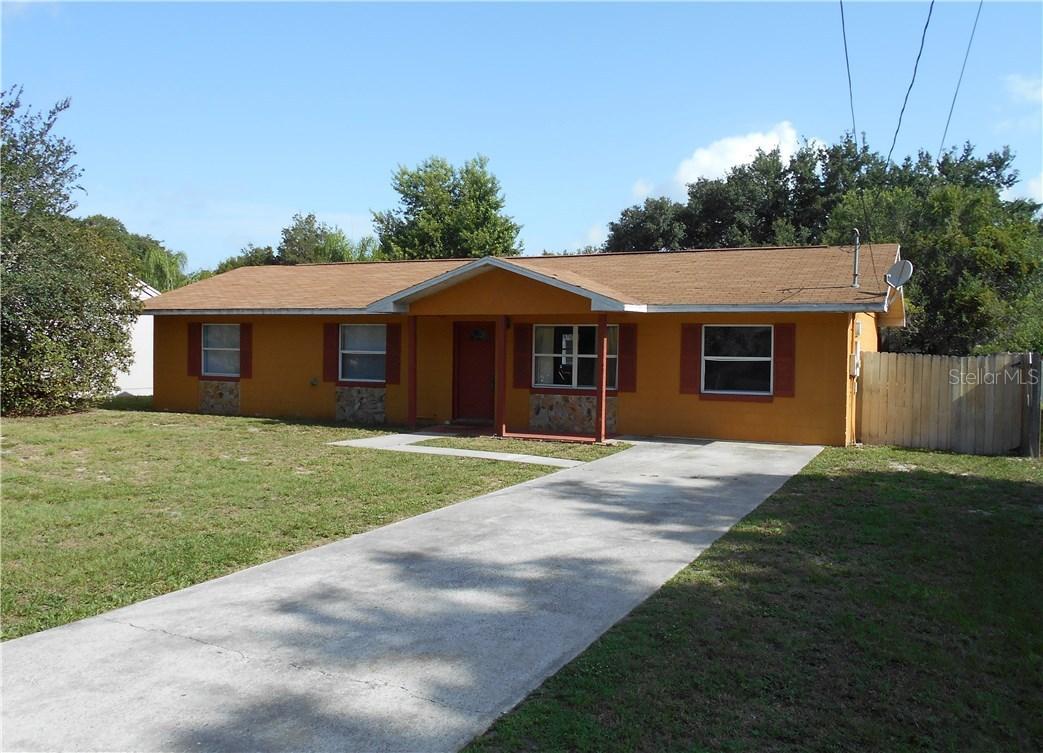 15807 Susanne Dr., Tavares, FL 32778