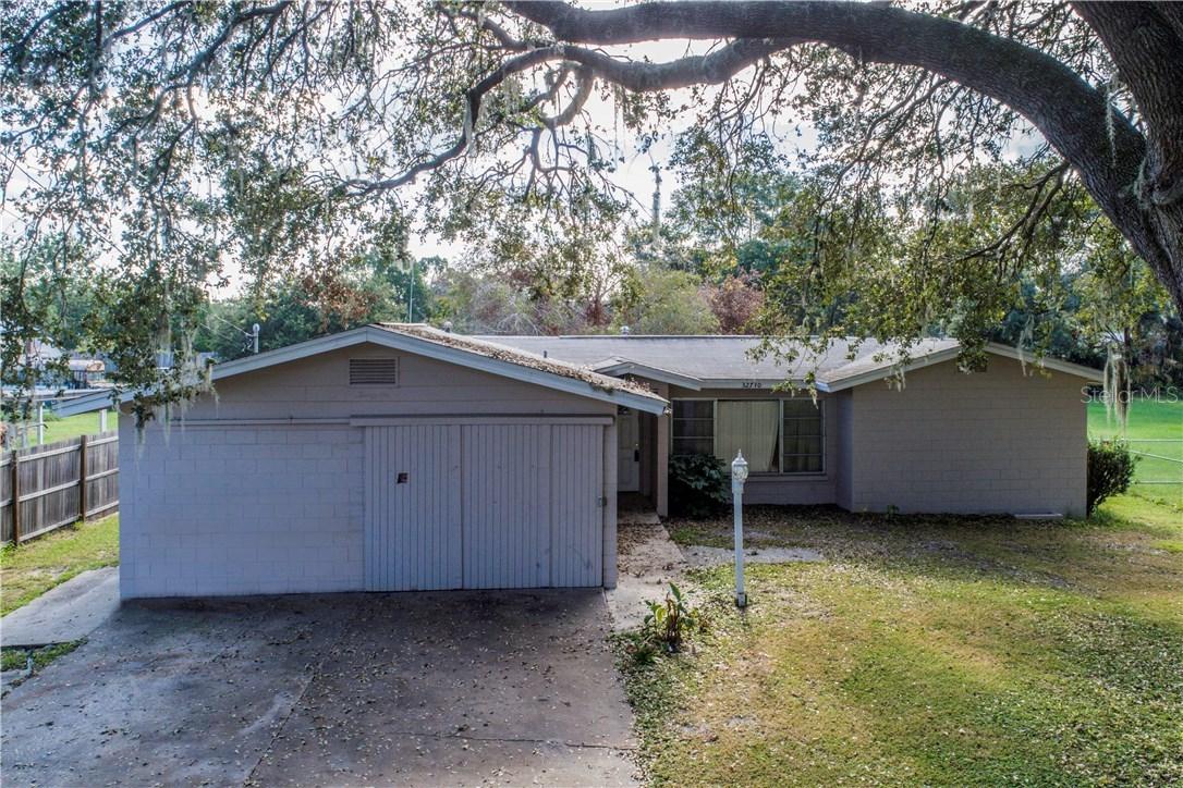 32730 Lake Eustis Dr, Tavares, FL 32778