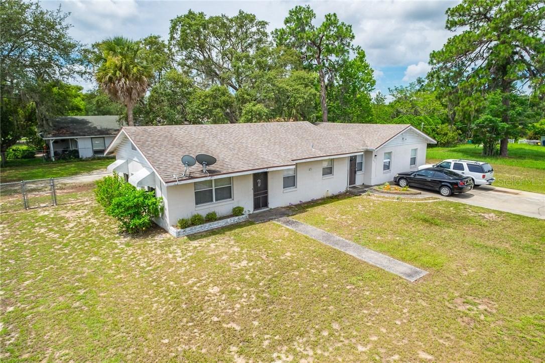 914 Clara Ave., Tavares, FL 32778