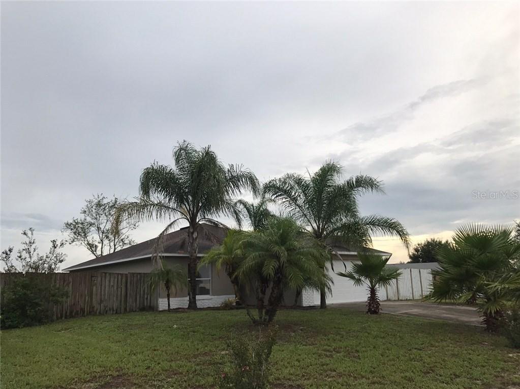330 Betty Ln., Mascotte, FL 34753